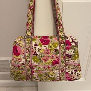 Vera Bradley shoulder bag.